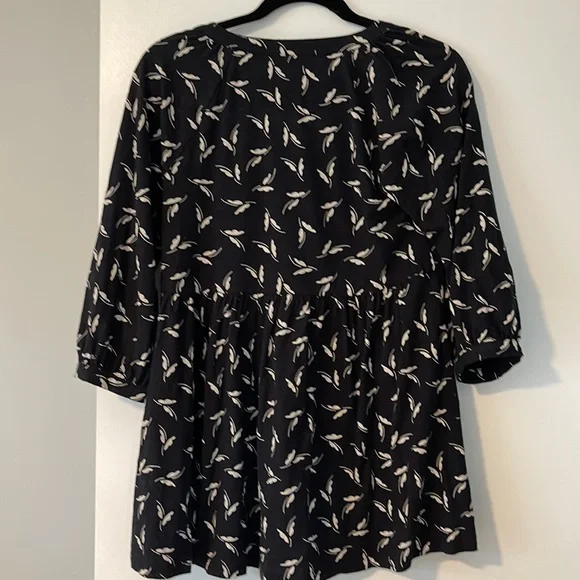 EUC Maeve by Anthropologie Henley - size XS - Picture 3 of 9